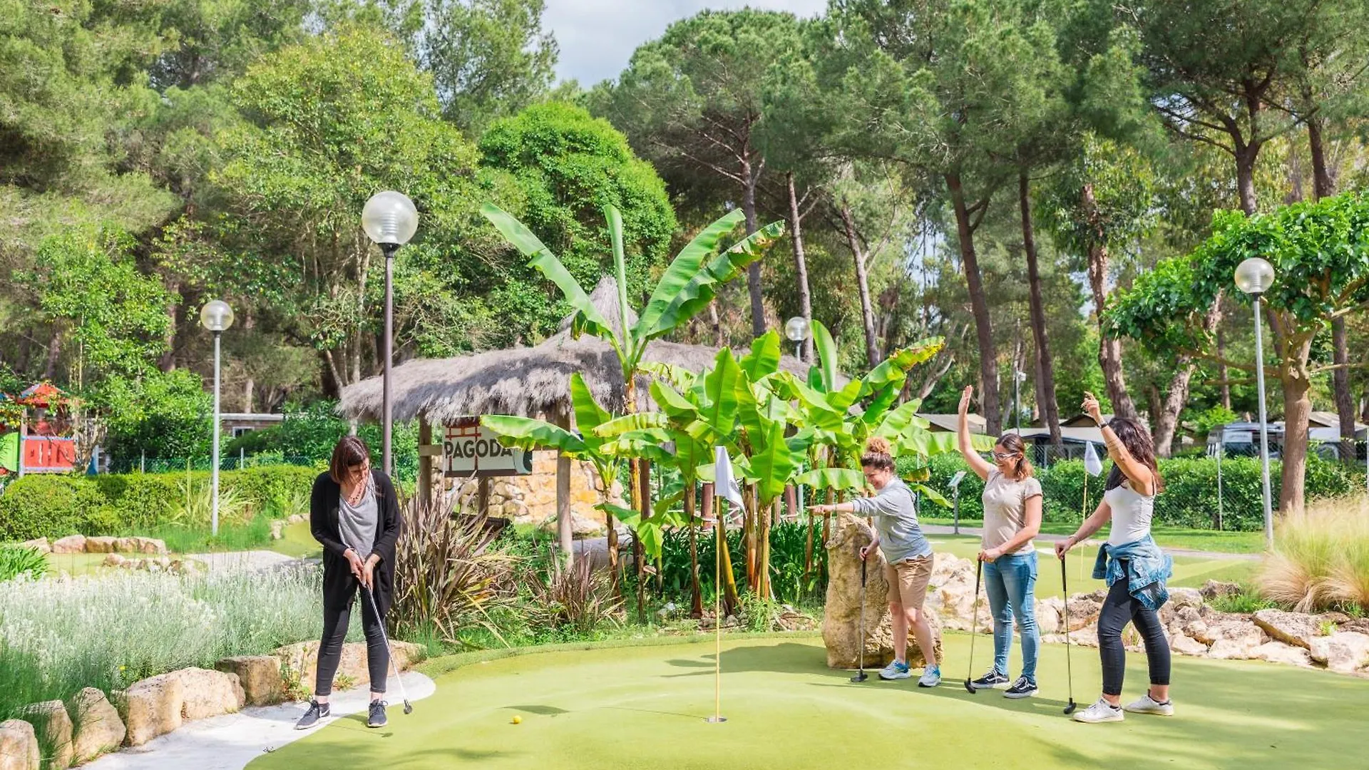Camping Village Le Capanne Marina Di Bibbona