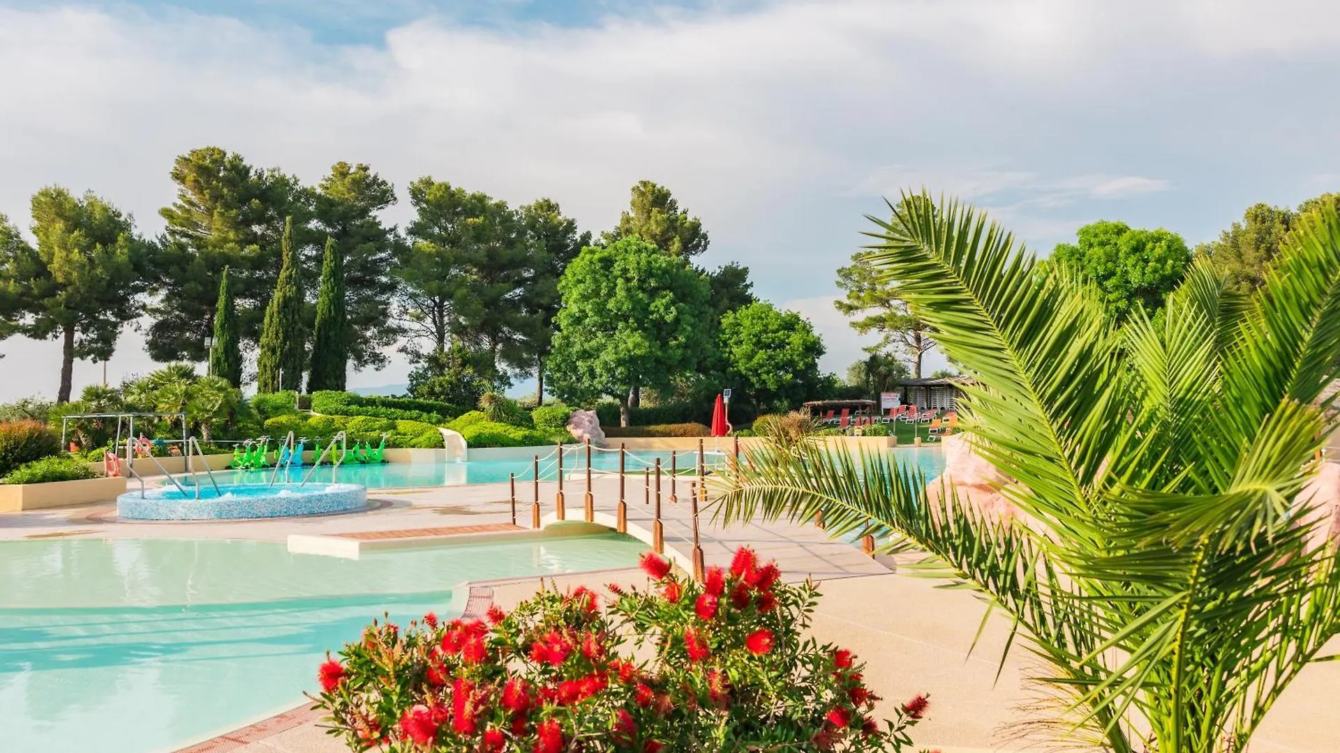 *** Кемпинг Camping Village Le Capanne Биббона Италия
