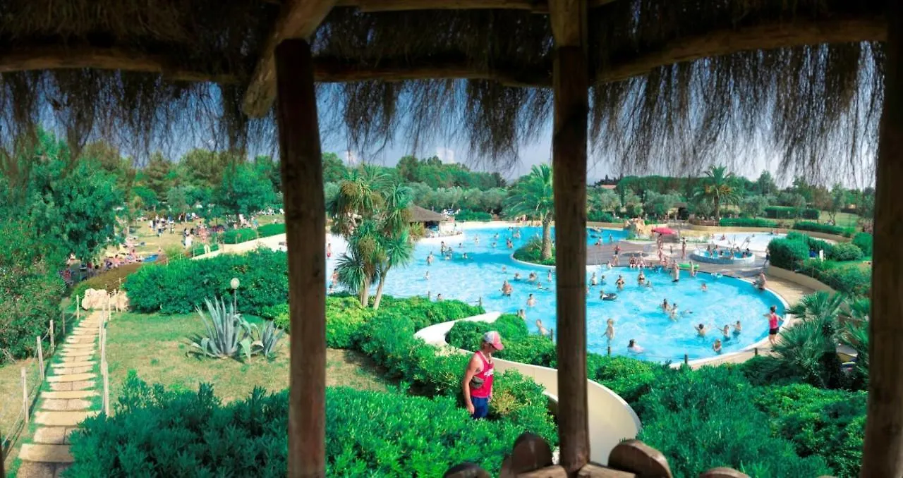 *** Кемпинг Camping Village Le Capanne Биббона Италия